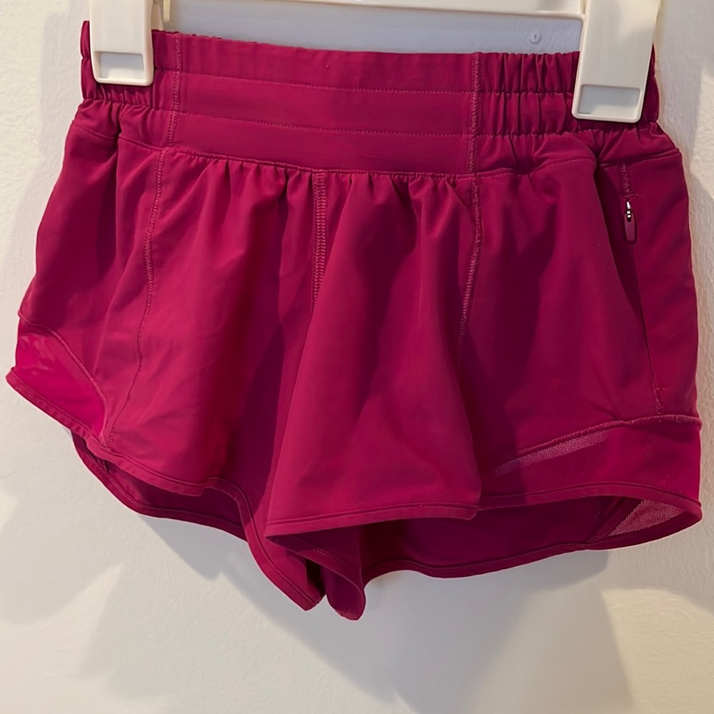 Hotty Hot Low Rise 2.5 in Lined Shorts in Ripened Raspberry Size 0